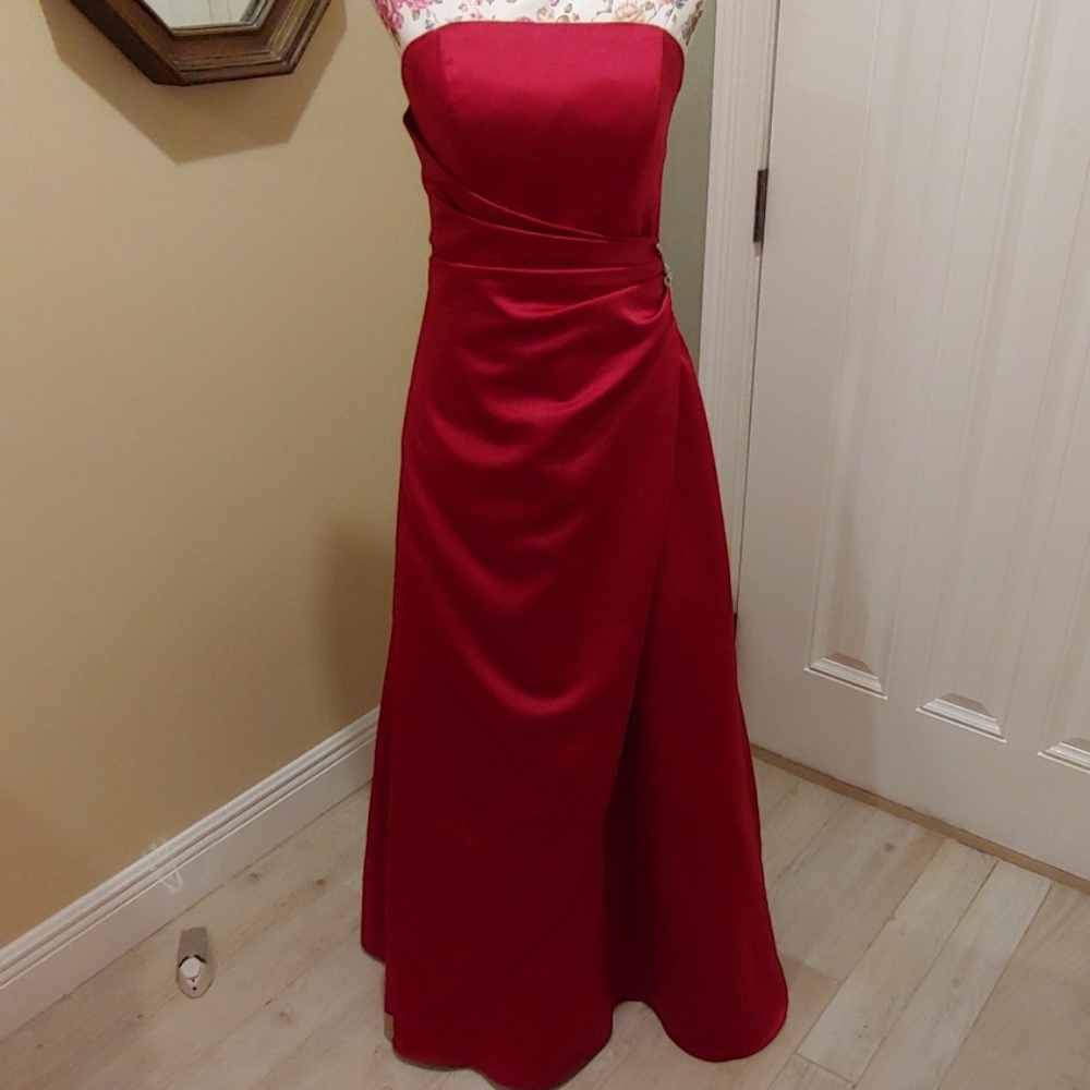David's bridal red prom gown sz 8